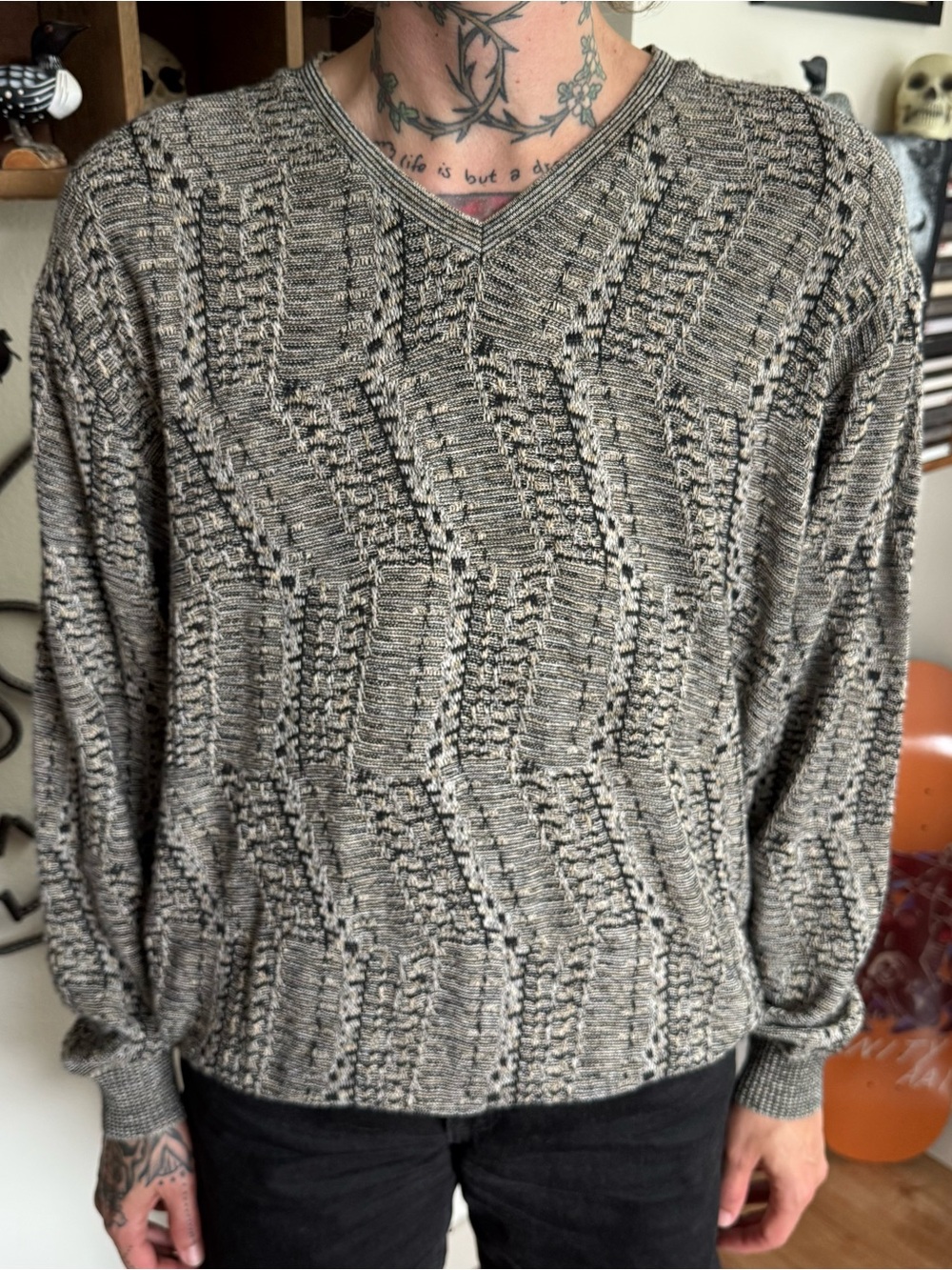 Vintage 90s V Neck Abstract Geometric Sweater ~ Size Large